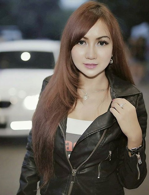 Ria - Car Model 2