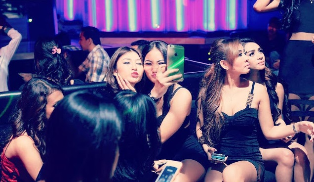 Rave Babes - Hot Sexy Groups - Play Sports 88 Indonesia 1
