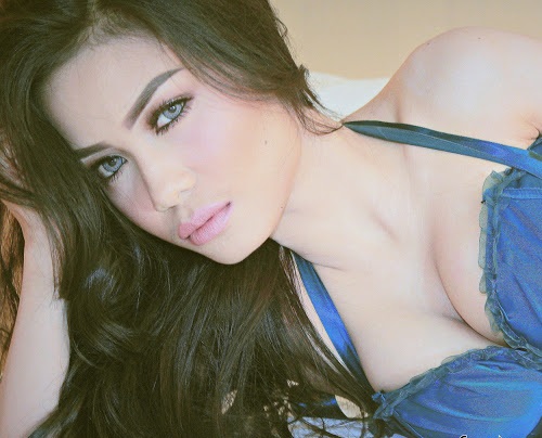 Thalia Almeera - Model Of The Week 1