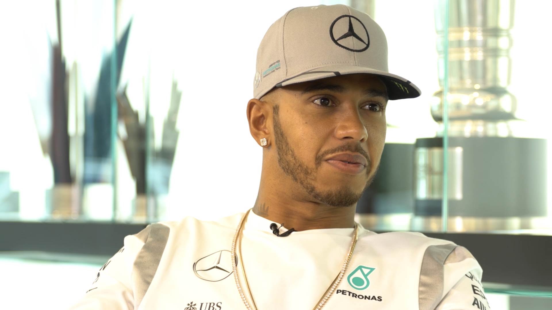 lewis-hamilton-berita-f1