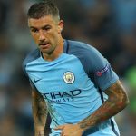Aleksandar Kolarov bertia sepak bola