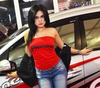 Diana Putri & Suri Meilani | Car Model7